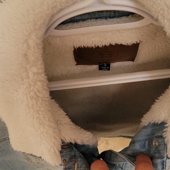 Too small - Picture 2 of 3